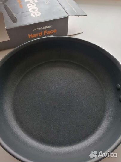 Сковорода Fiskars Hard Face 20 см