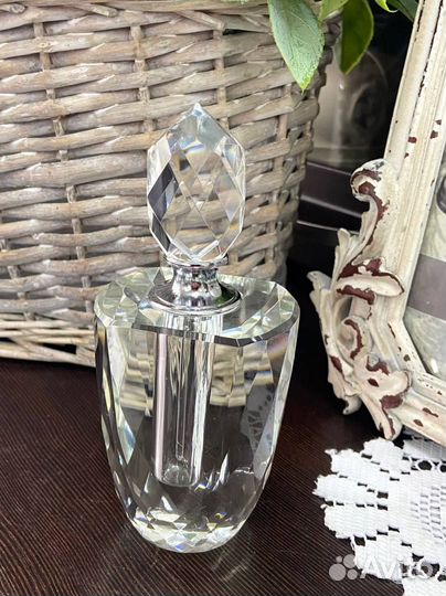 Роскошный флакон от Moser