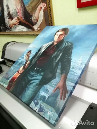 Портрет Высоцкого на фоне Москвы