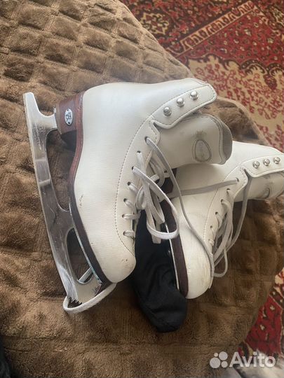 Фигурные коньки riedell