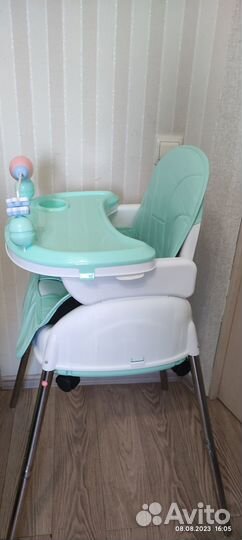 Продам детский раскладной стульчик со столиком