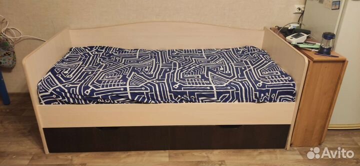 Детская кровать с ящиками и матрасом