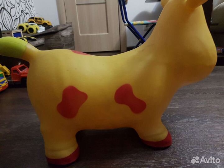 Игрушечная корова