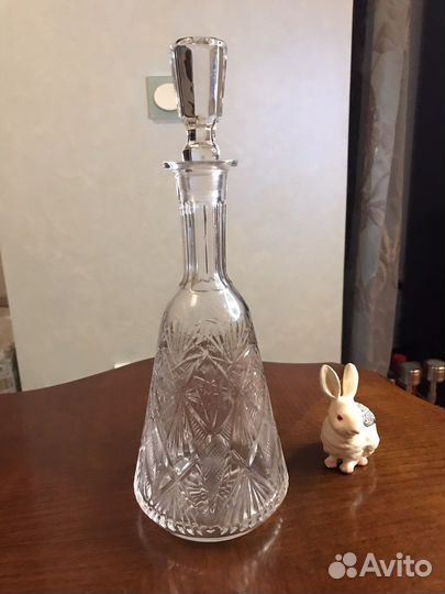 Хрустальный графин и рюмки времен СССР