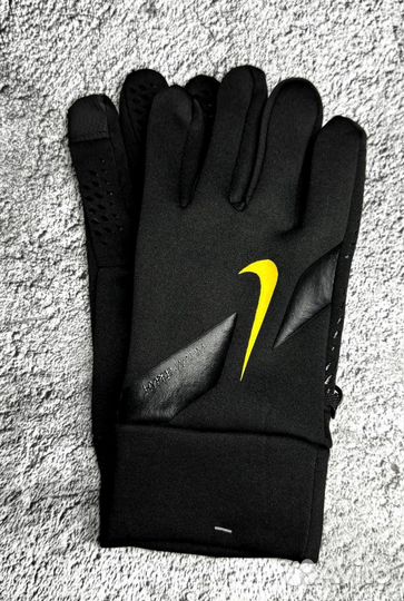 Удобные перчатки Nike для спорта