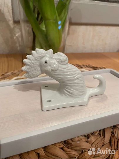 Фарфоровый крючок 