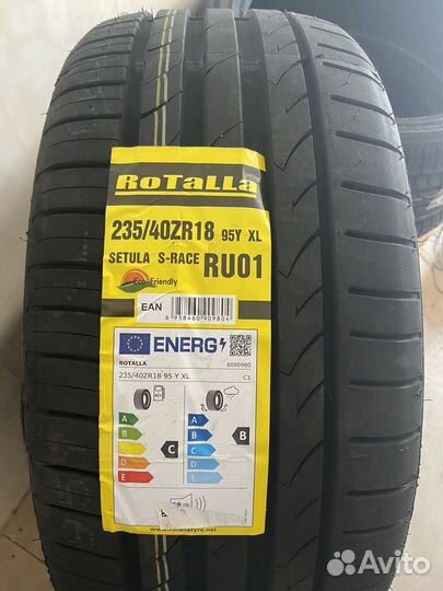 Rotalla Setula S-Race RU01 235/40 R18