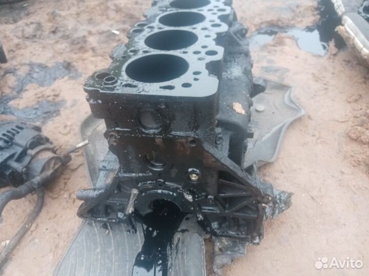 Блок цилиндров Mitsubishi Space Wagon 2 2.0 4D68T