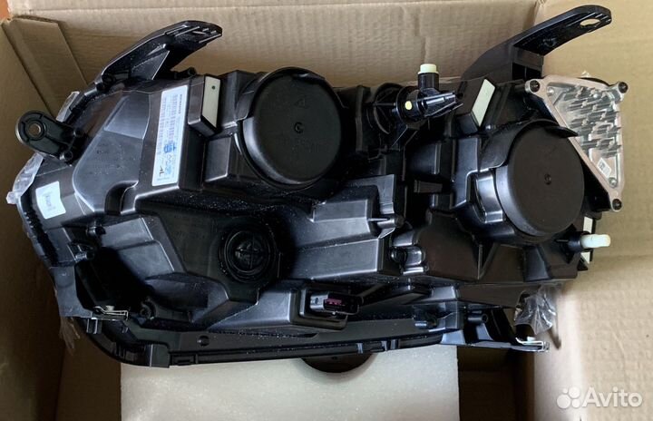 Фара передняя Duster 2021- 260103537R; 260608473R