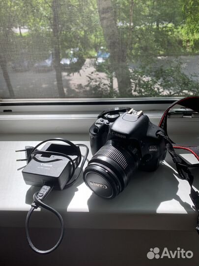 Зеркальный фотоаппарат Canon 600d