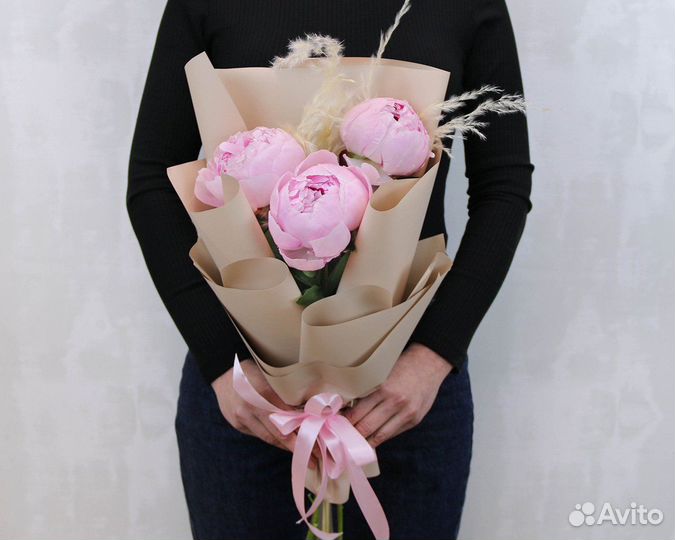 Букет из 3 розовых пионов