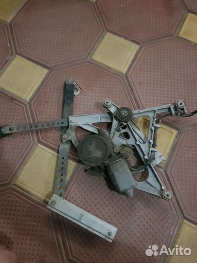 Стеклоподъемник mercedes w210