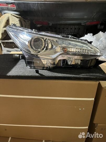 Фара правая LED Toyota Fortuner 2015