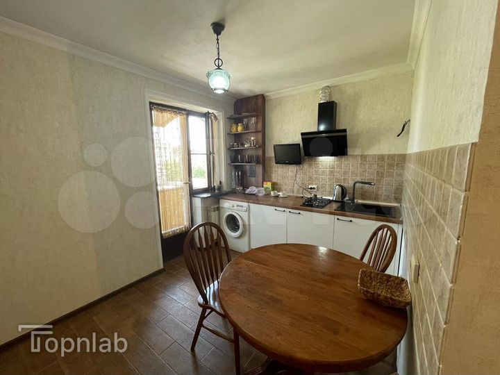 2-к. квартира, 60 м², 4/5 эт.