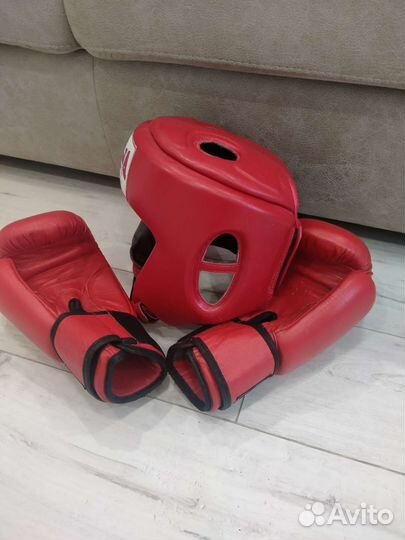 Шлем боксерский кожа+перчатки бокс. кожа 10 унций