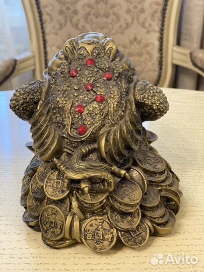 Статуэтки. Трехлапая жаба. Фен шуй