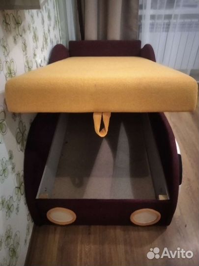 Детская кровать машина бу с матрасом