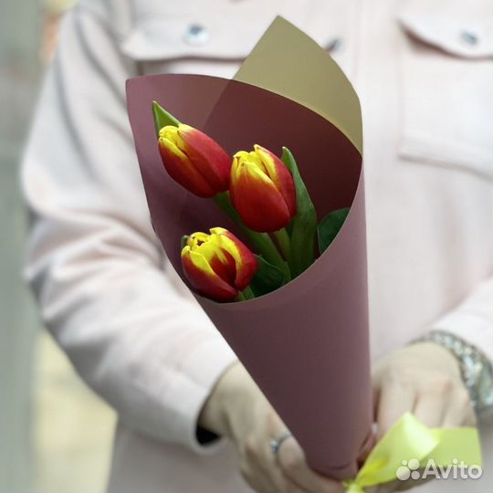 Цветы оптом (Букет из 3 тюльпанов)