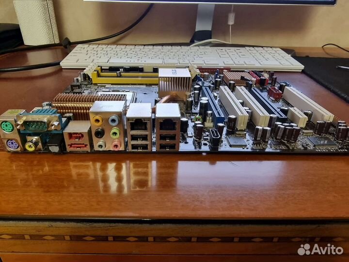 Материнская плата Asus P5B Deluxe