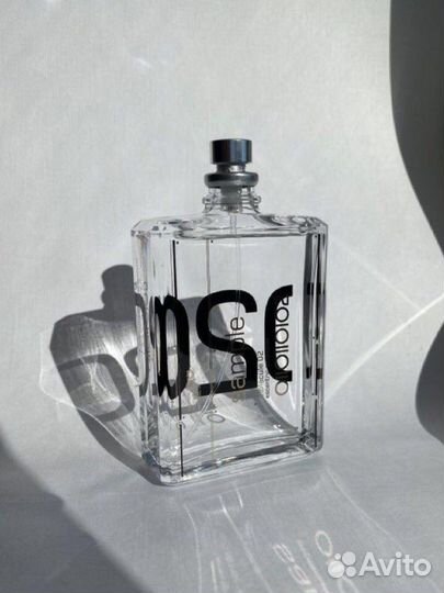 Escentric Molecules Molecule 02