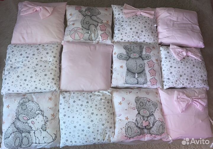 Детская кроватка с маятником белая