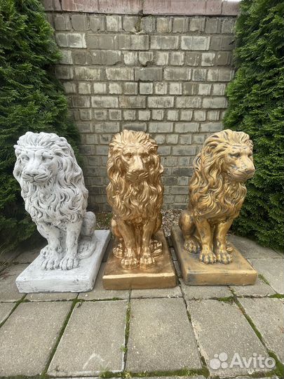 Лев из бетона