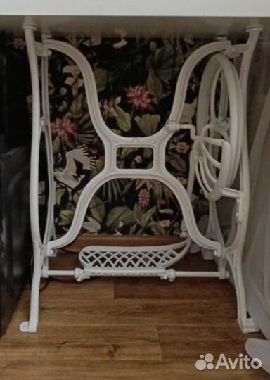 Подстолье, станина чугунная от швейной машины