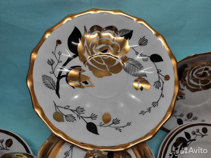 Чайный сервиз, тарелки, кружечки