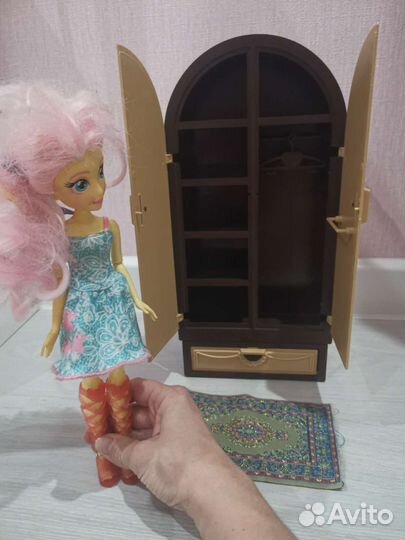 Шкаф для кукол барби
