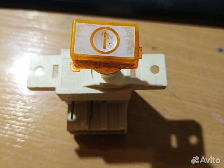 Клавиша включения