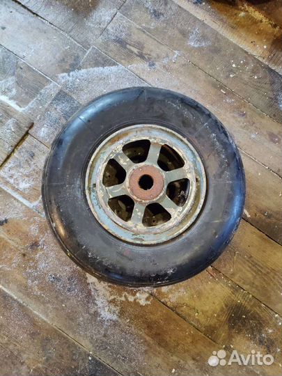 Колёса от самолёта