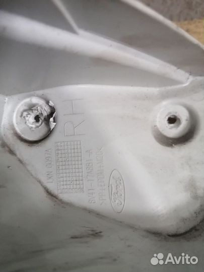 Кронштейн заднего бампера правый Ford Kuga 1