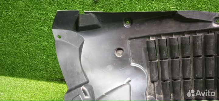 Подкрылок передний правый Land Rover Range Rover