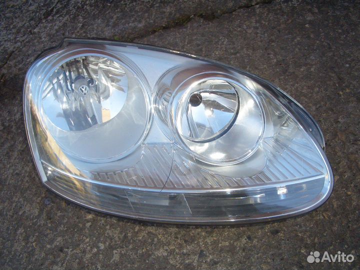 Фара правая Фольксваген Гольф с03
