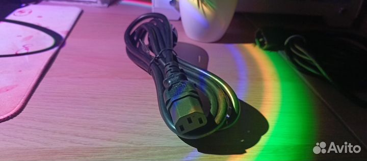 Кабели питания, удленнители, и другие провода