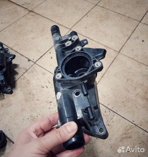 Корпус термостата G4KD вместе с крышкой термостата