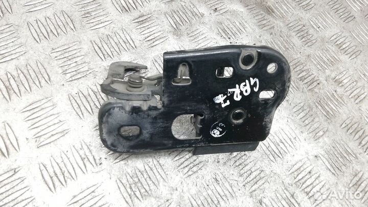 Замок капота Volkswagen Touran (2003-2010)