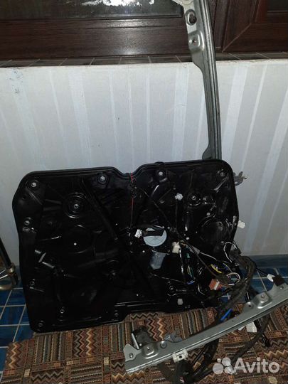 Стеклоподъемник передний правый Nissan Murano Z51