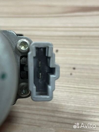 Мотор стеклоподъемника задний правый Volkswagen