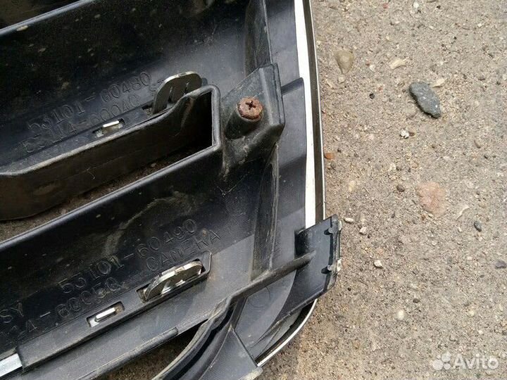 Решетка радиатора Land Cruiser 200 дорестайл