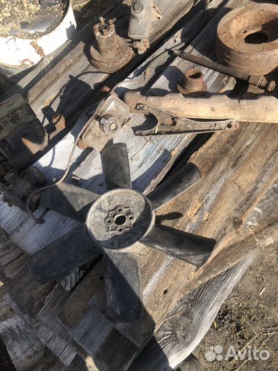 Продам запчасти на газ 53