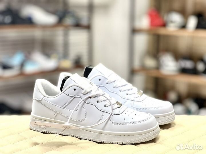 Кроссовки женские/ подростковые Nike Air Force 1