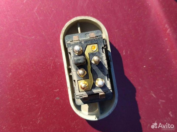 Кнопка электролюка Opel Vectra B 1999