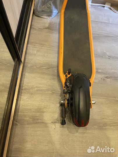 Электросамокат iconBIT