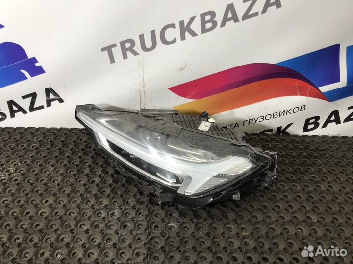 Фара левая Volvo XC60