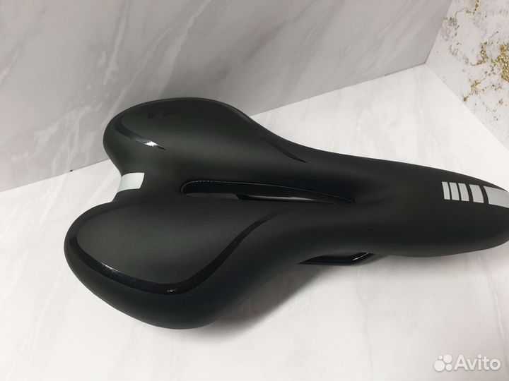 Седло с гелиевыми вставками и анатомич. отверстием