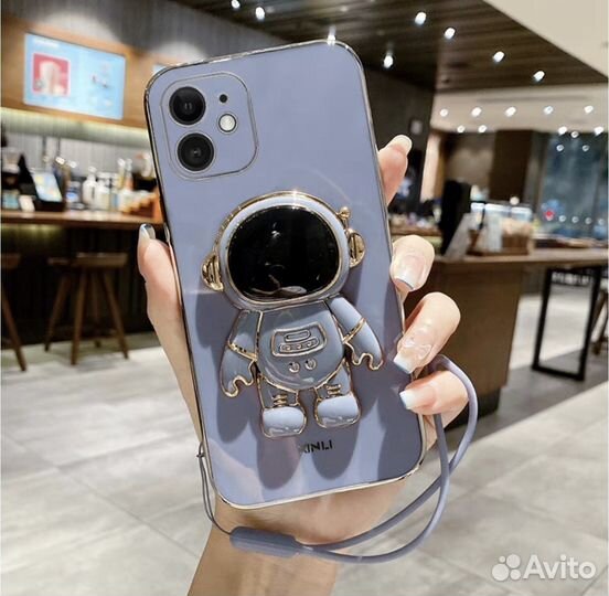 Чехол на iPhone 11