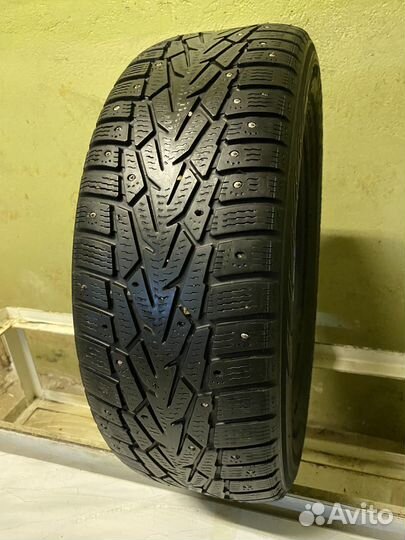 Nokian Tyres Hakkapeliitta 7 215/65 R16 T