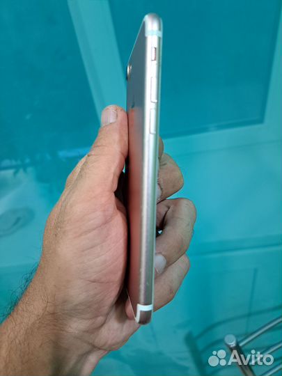 Телефон iPhone 7