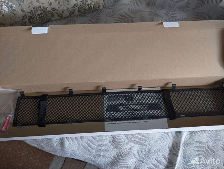 Защитная сетка радиатора Toyota Rav4